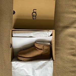 Women’s UGG Classic Ultra Mini in Chestnut